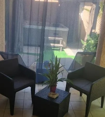 Villa Vahine Paradise Suites & Spas מונטובן