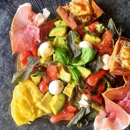 Villa Vahine Paradise Suites & Spas 3* מונטובן