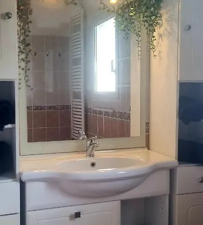 מלון Villa Vahine Paradise Suites & Spas 3*